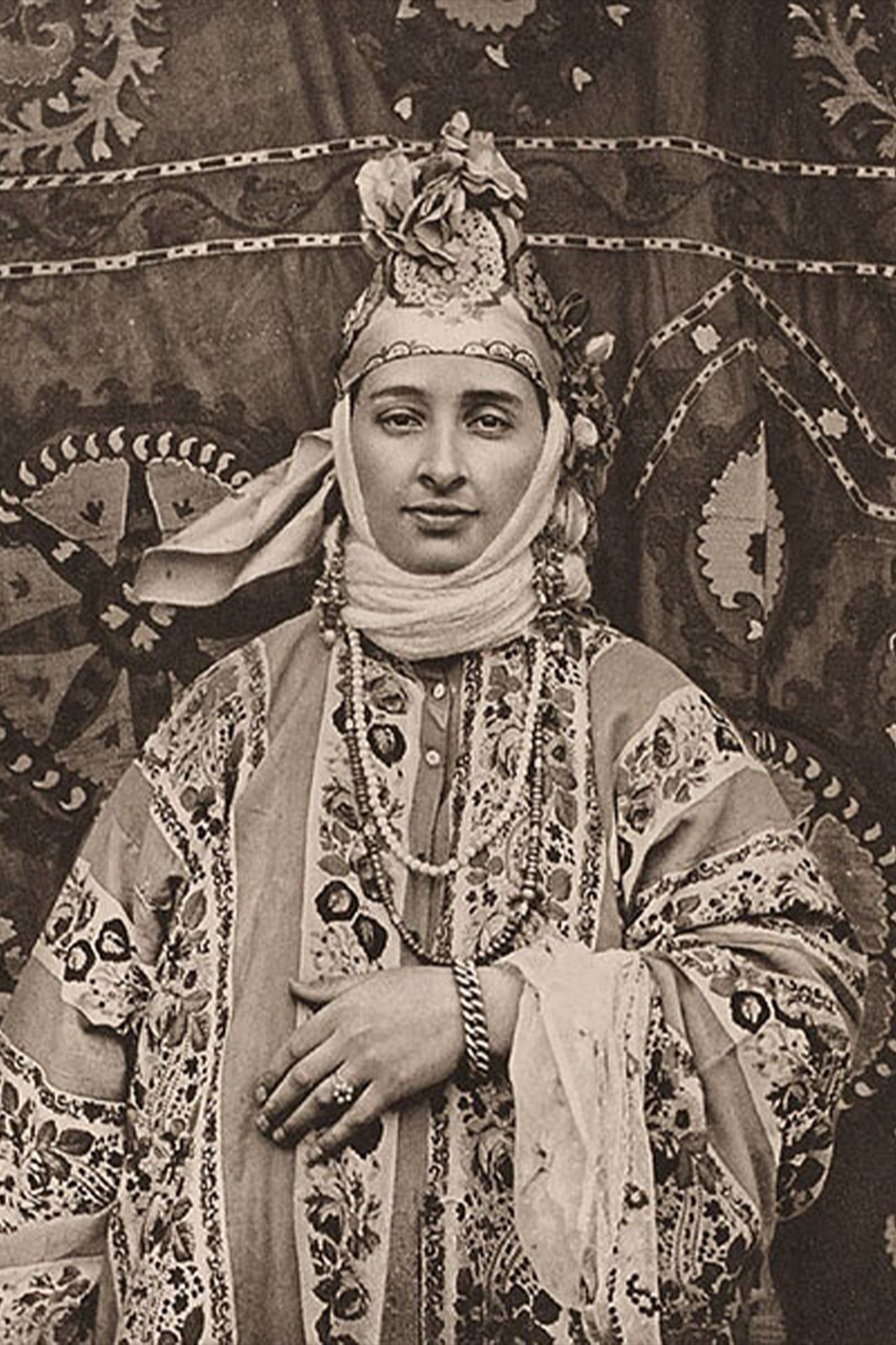 Suzani – A mosaic of stories of belonging and well-wishes