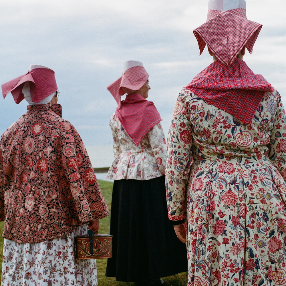 The Story of The Netherlands' traditional Hindeloopen costumes