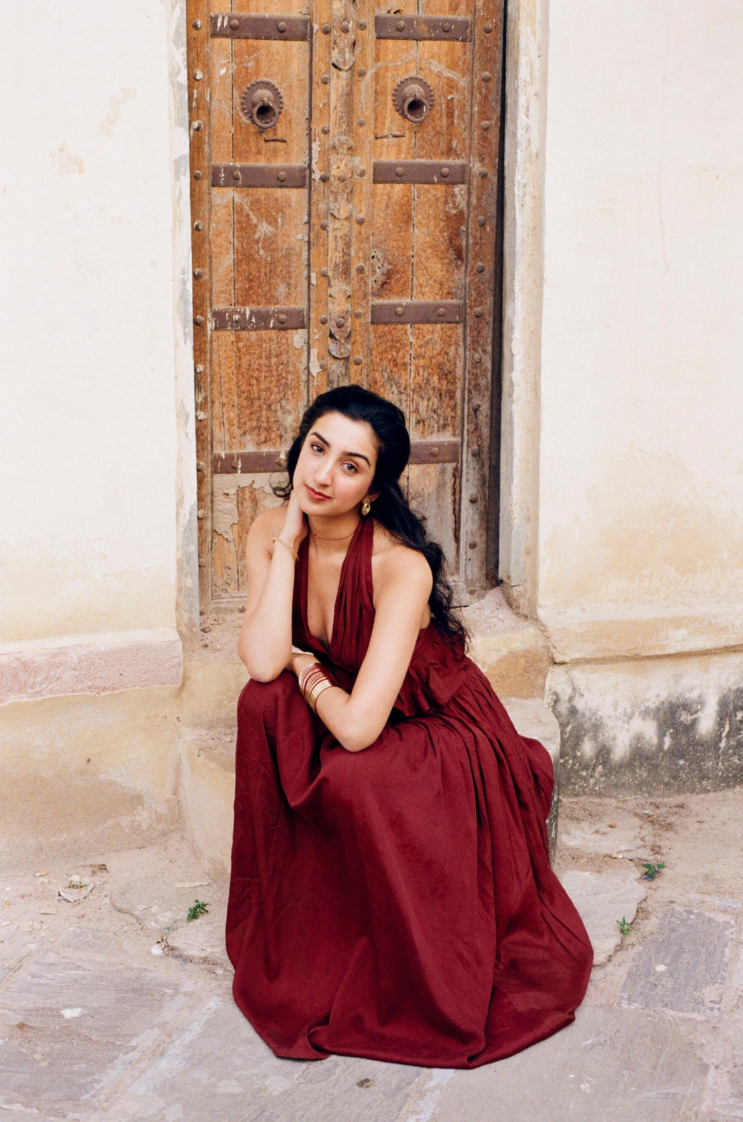 
                  
                    ZAZI Avani Set in naturally dyed mulberry silk, featuring a feminine bohemian two-piece design with a lightweight and flowing silhouette.
                  
                