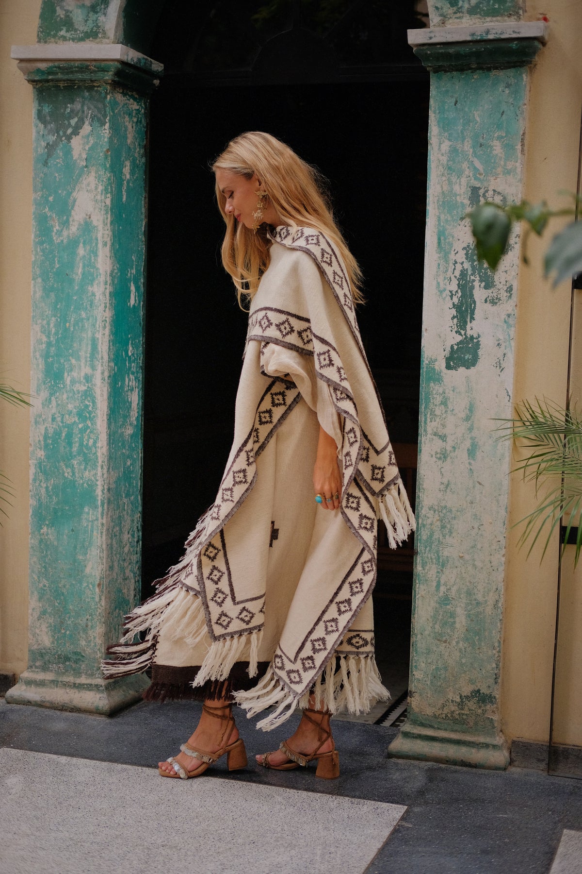 
                  
                    INDRA CAPE | IVORY
                  
                
