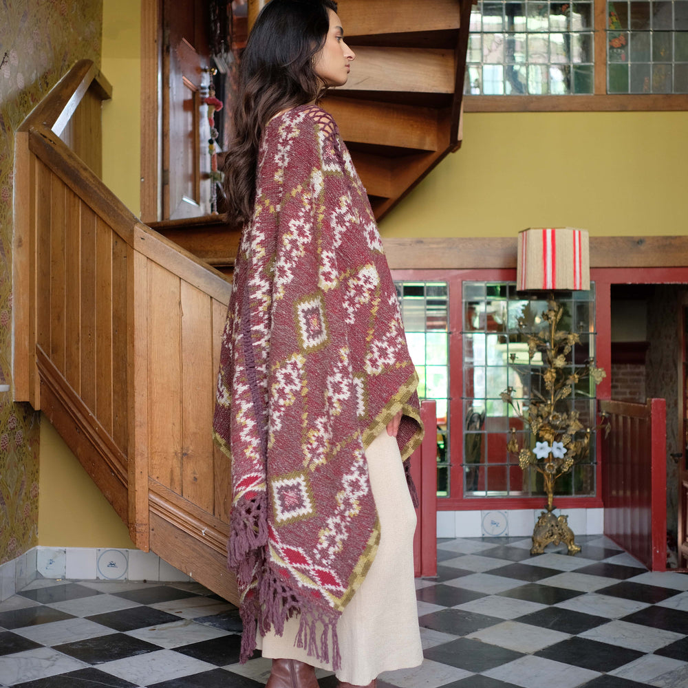 
                  
                    LATA JI PONCHO | LAC
                  
                