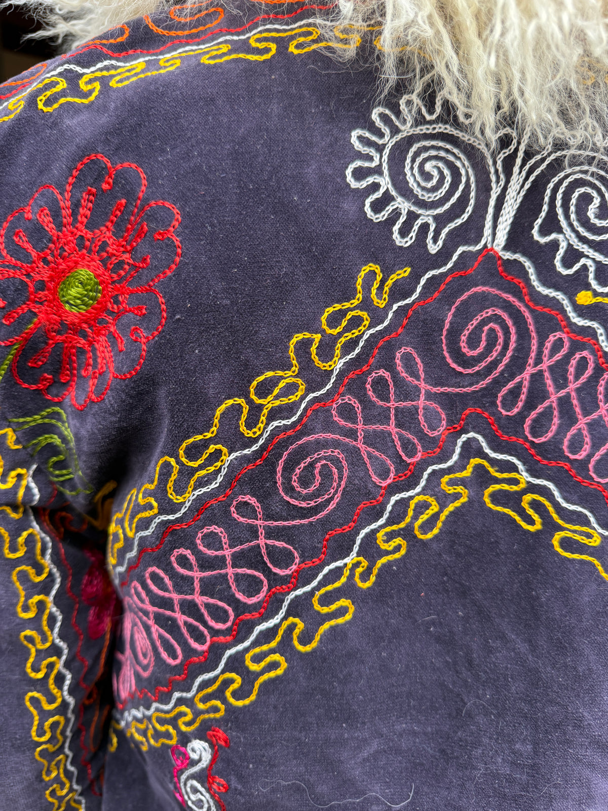 
                  
                    MADINA COAT | S
                  
                