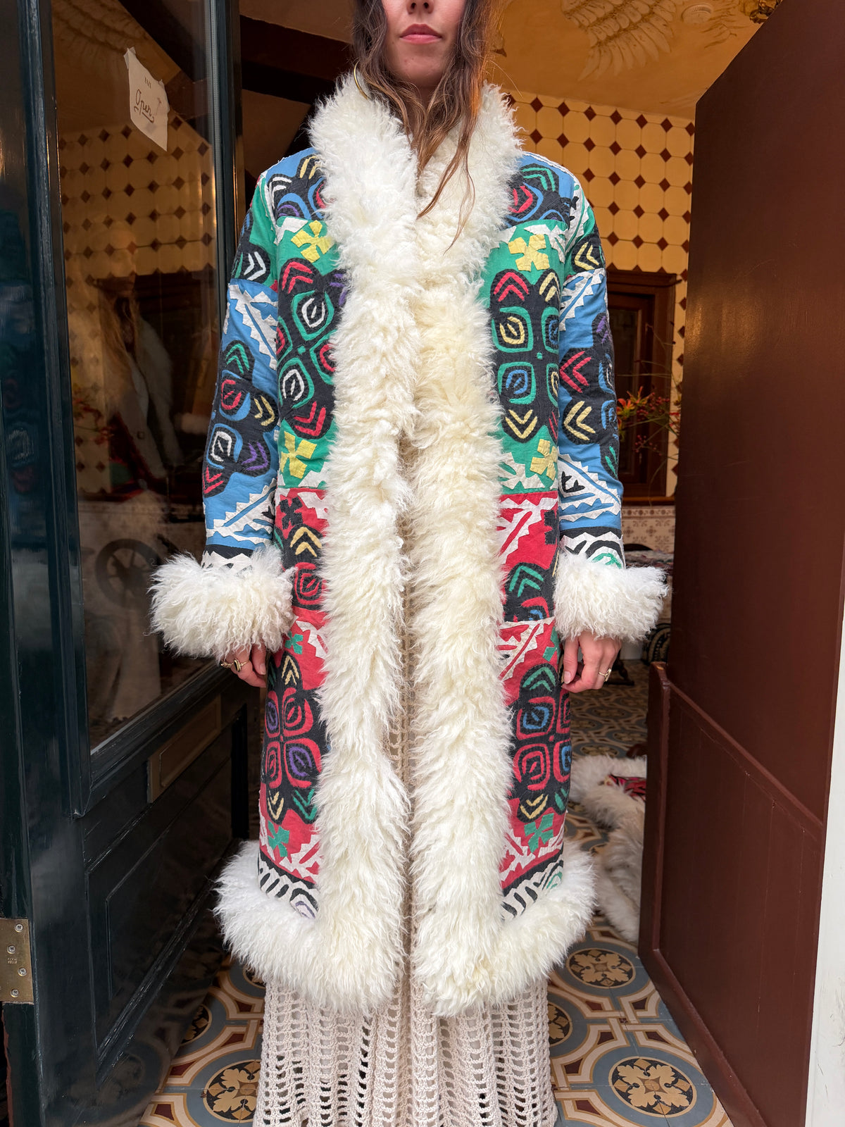 
                  
                    INDIRA COAT | M
                  
                
