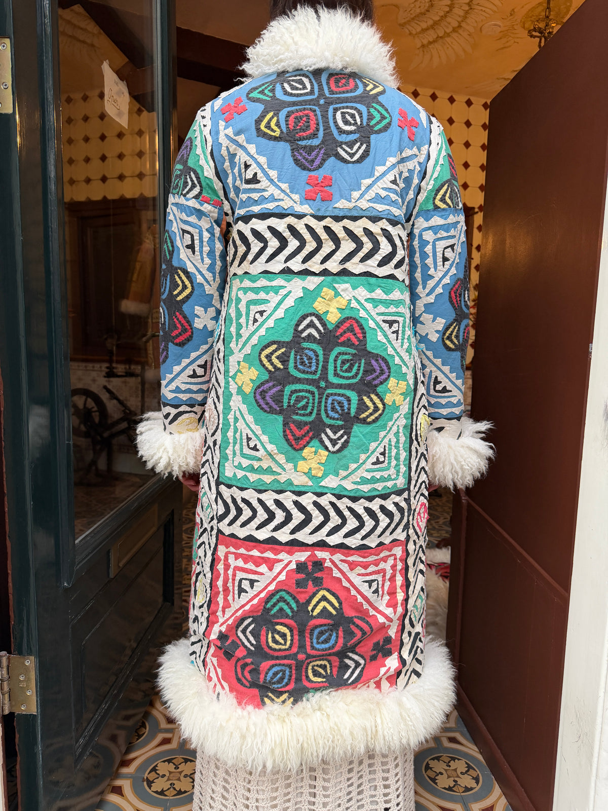 
                  
                    INDIRA COAT | M
                  
                