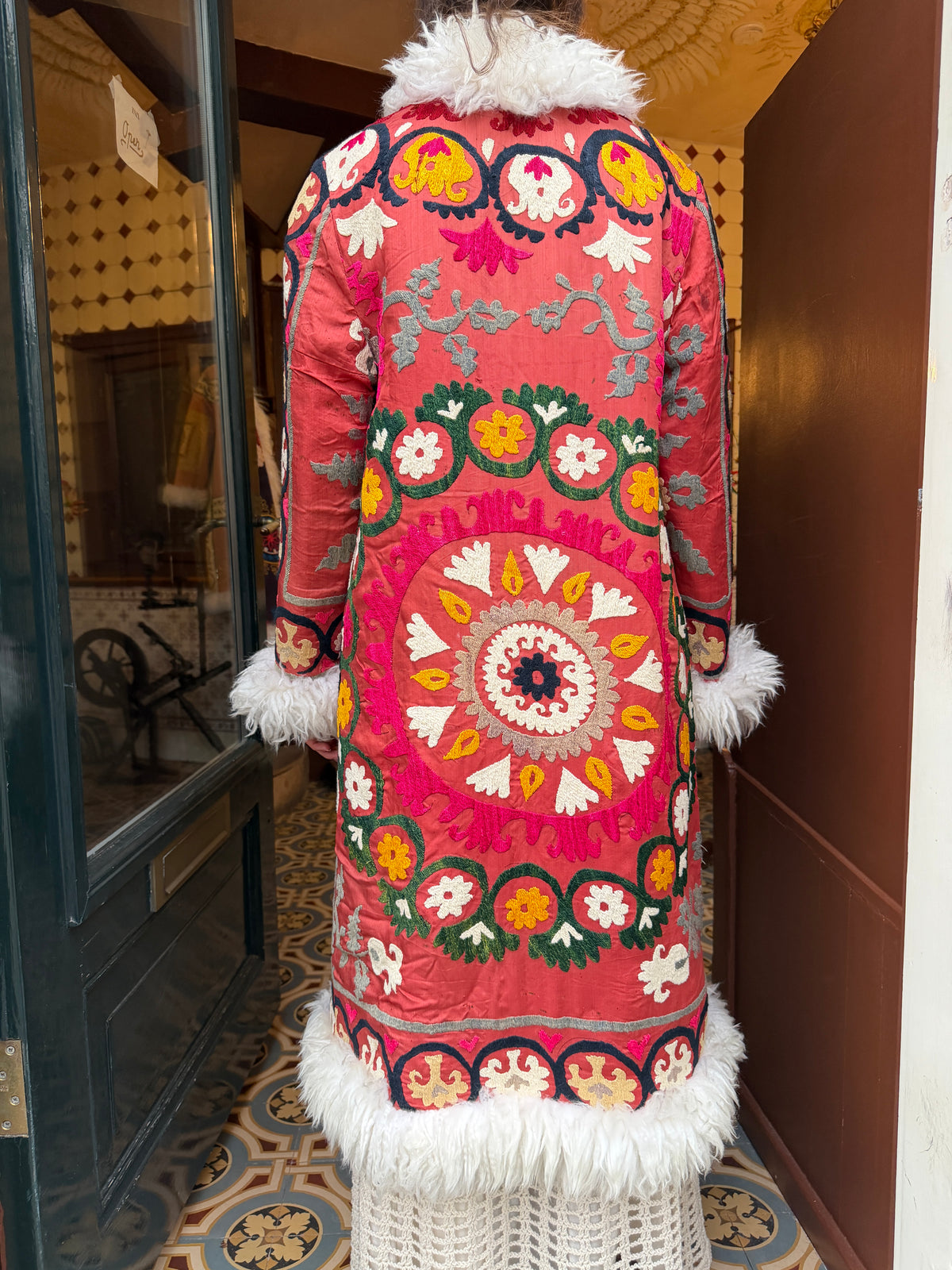 
                  
                    INDIRA COAT | M
                  
                