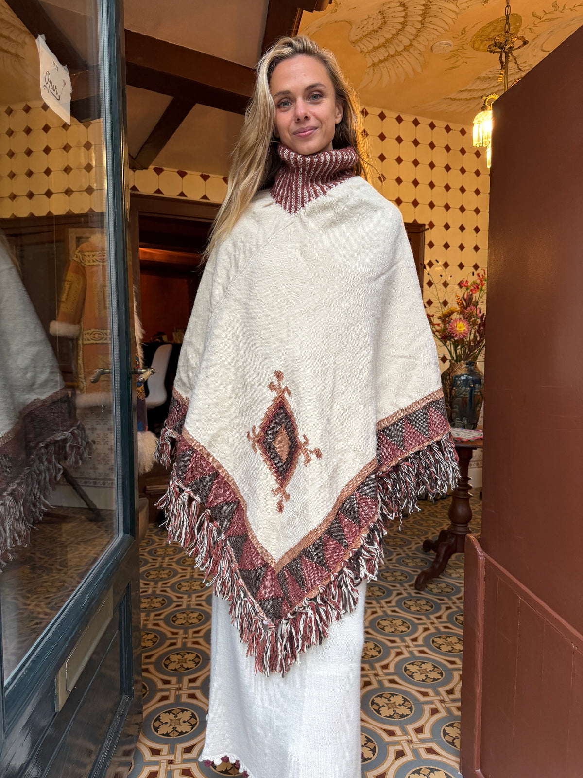 
                  
                    SUNITA PONCHO | IVORY | SAMPLE
                  
                