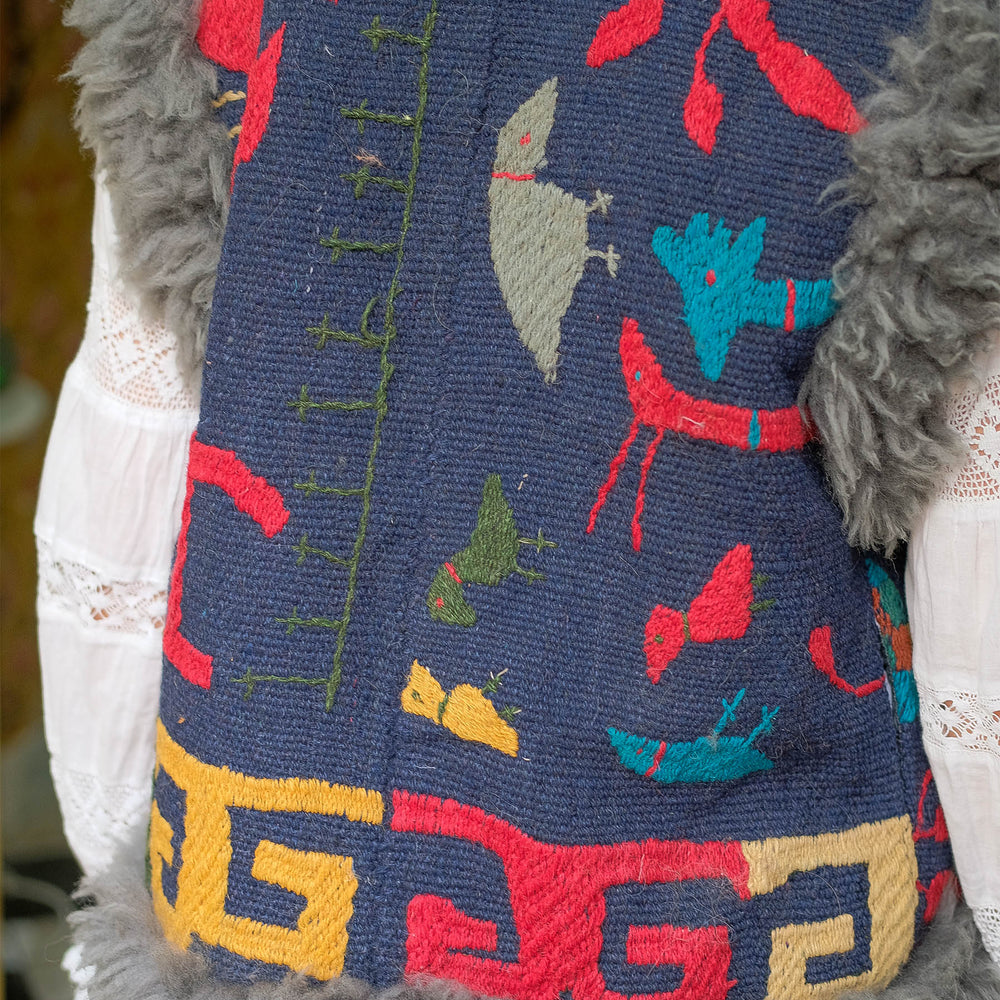 
                  
                    AZIZ WAISTCOAT | L
                  
                