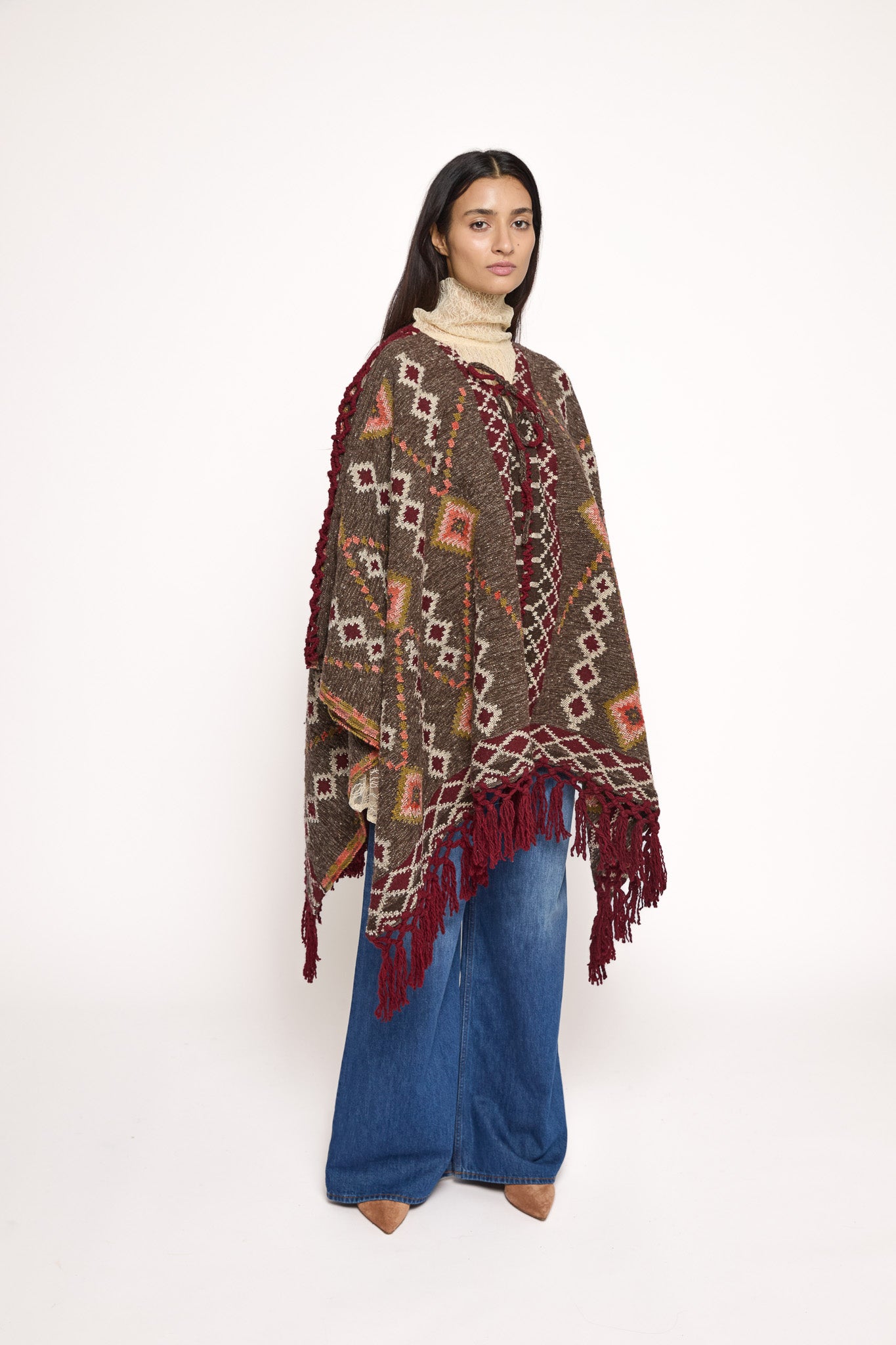 
                  
                    LATA JI PONCHO | CHARCOAL
                  
                