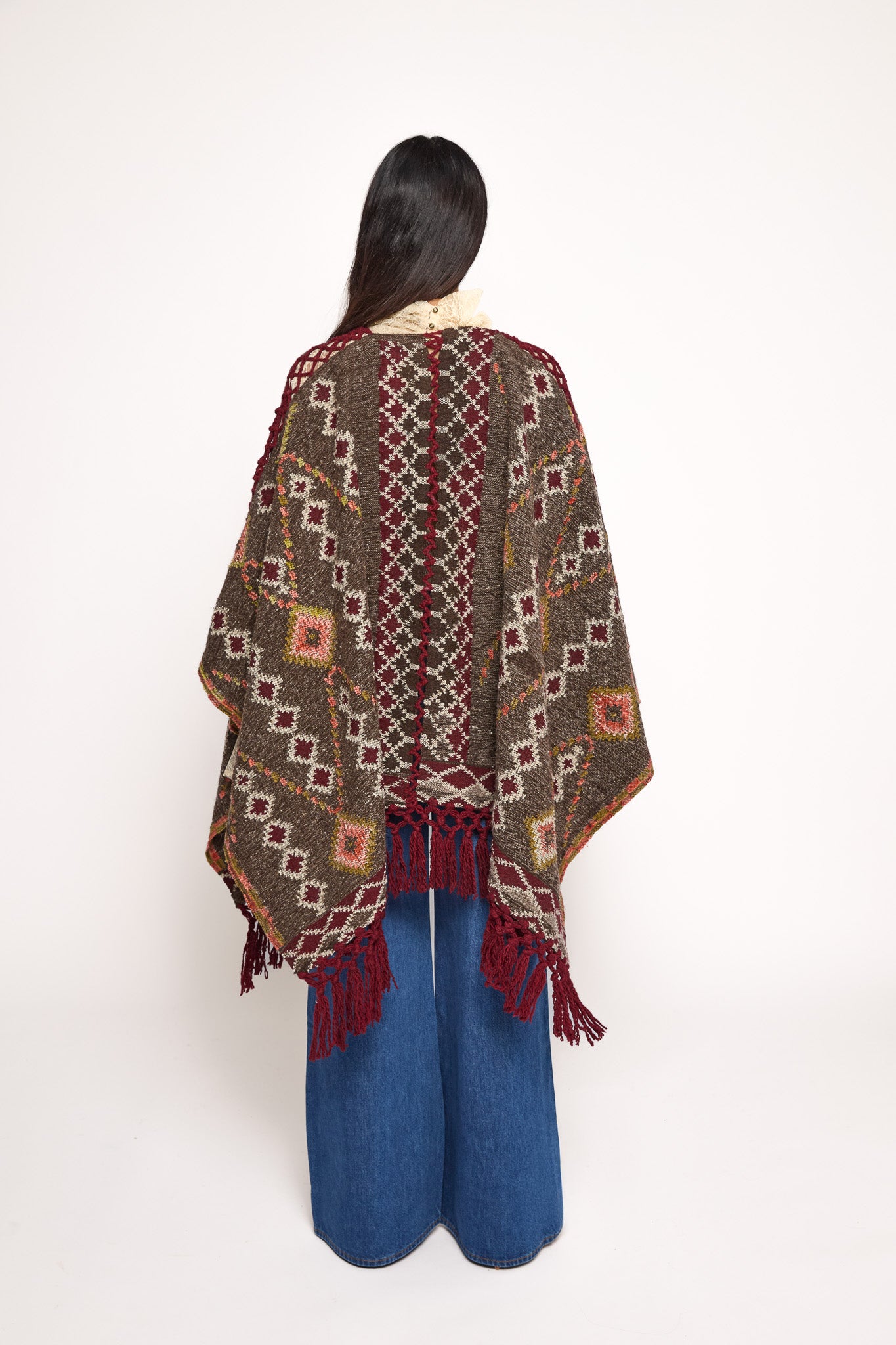 
                  
                    LATA JI PONCHO | CHARCOAL
                  
                