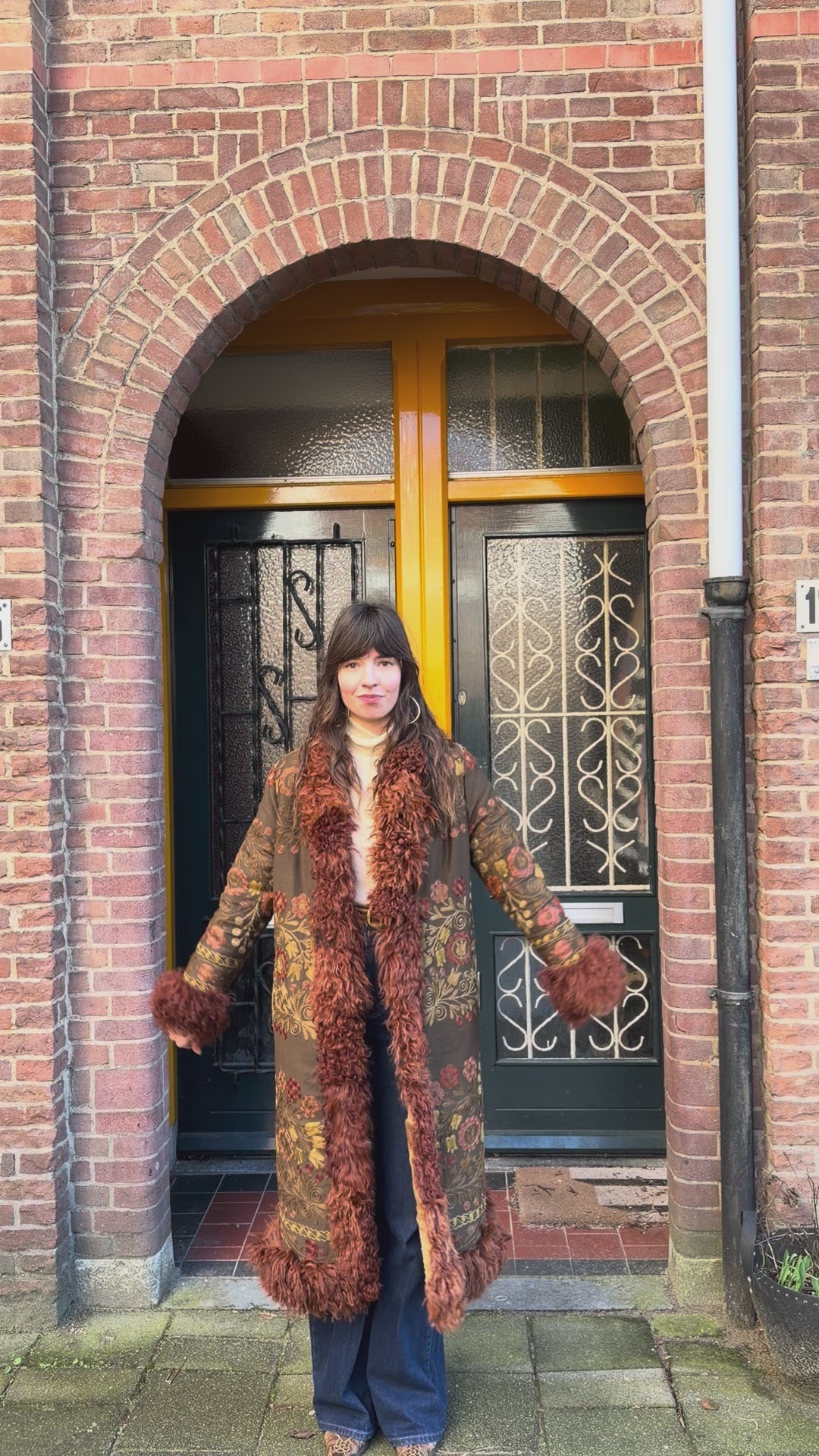 
                  
                    Load and play video in Gallery viewer, INDIRA COAT | S
                  
                