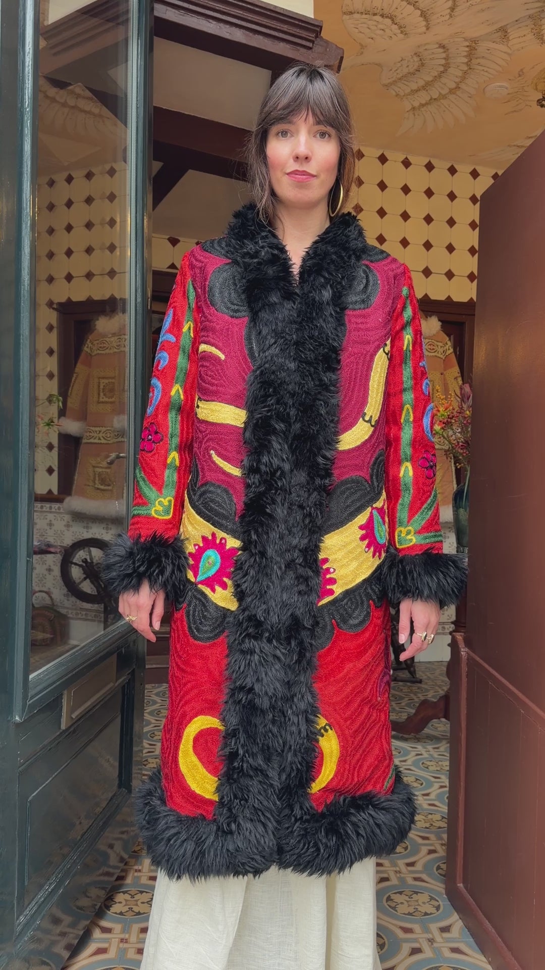 
                  
                    Load and play video in Gallery viewer, INDIRA COAT | S
                  
                