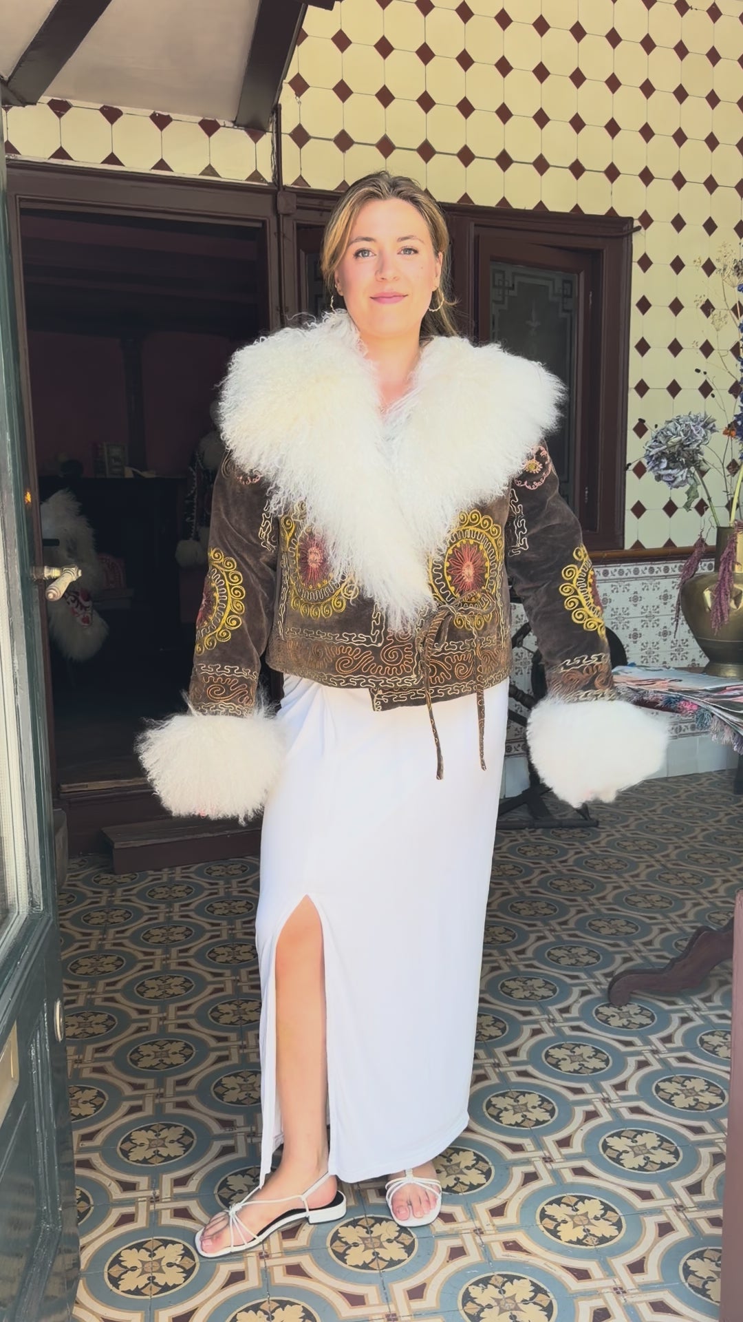 
                  
                    Load and play video in Gallery viewer, MADINA COAT | M
                  
                