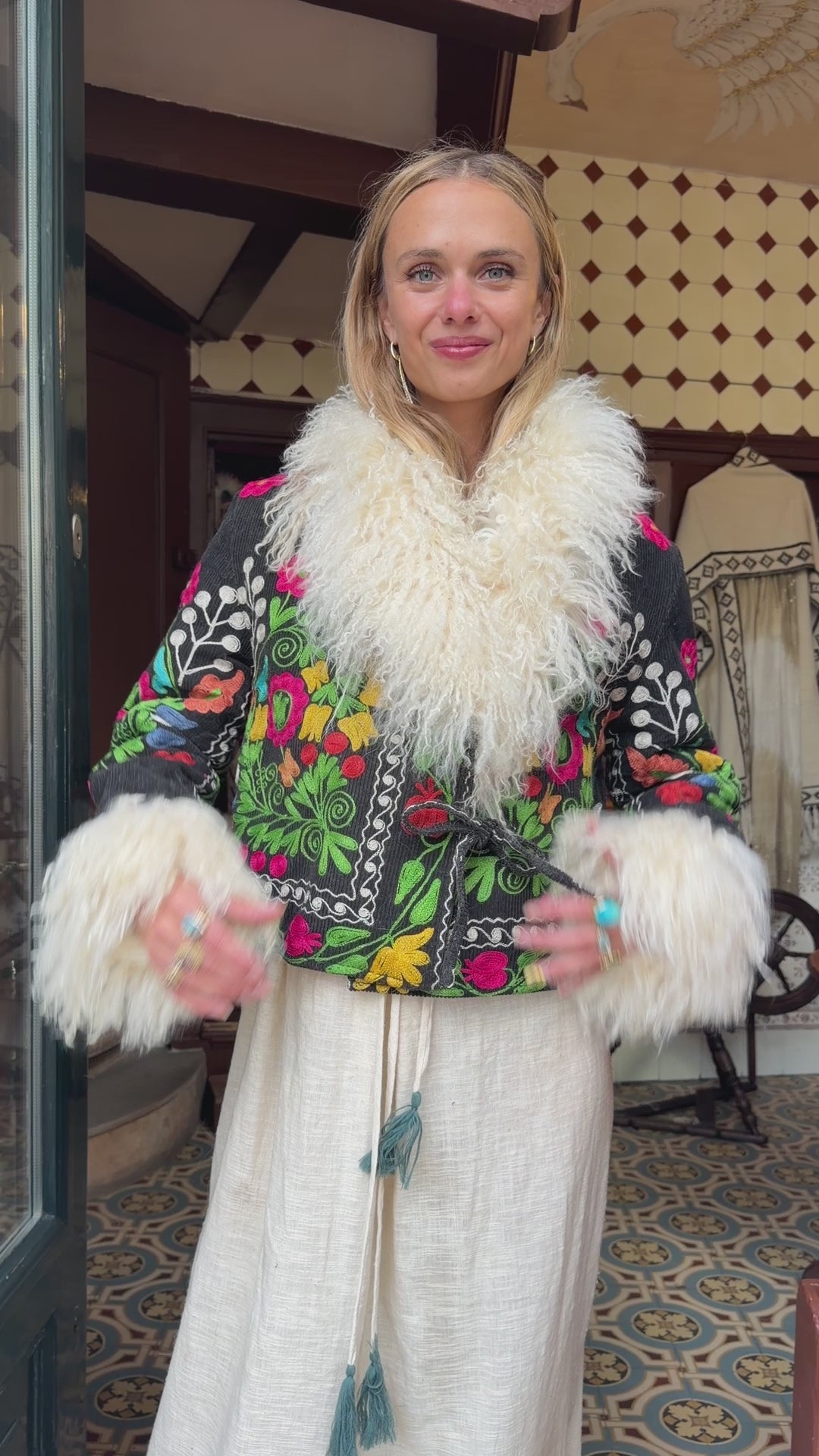 
                  
                    Load and play video in Gallery viewer, MADINA COAT | M
                  
                