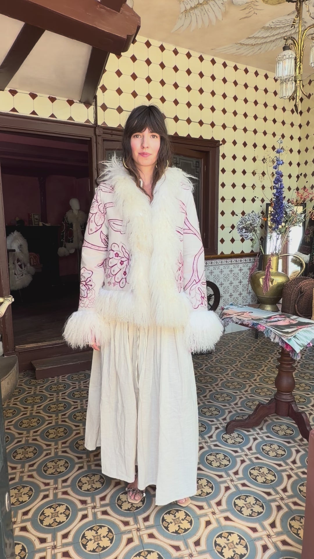 
                  
                    Load and play video in Gallery viewer, ZEBAY COAT | M
                  
                