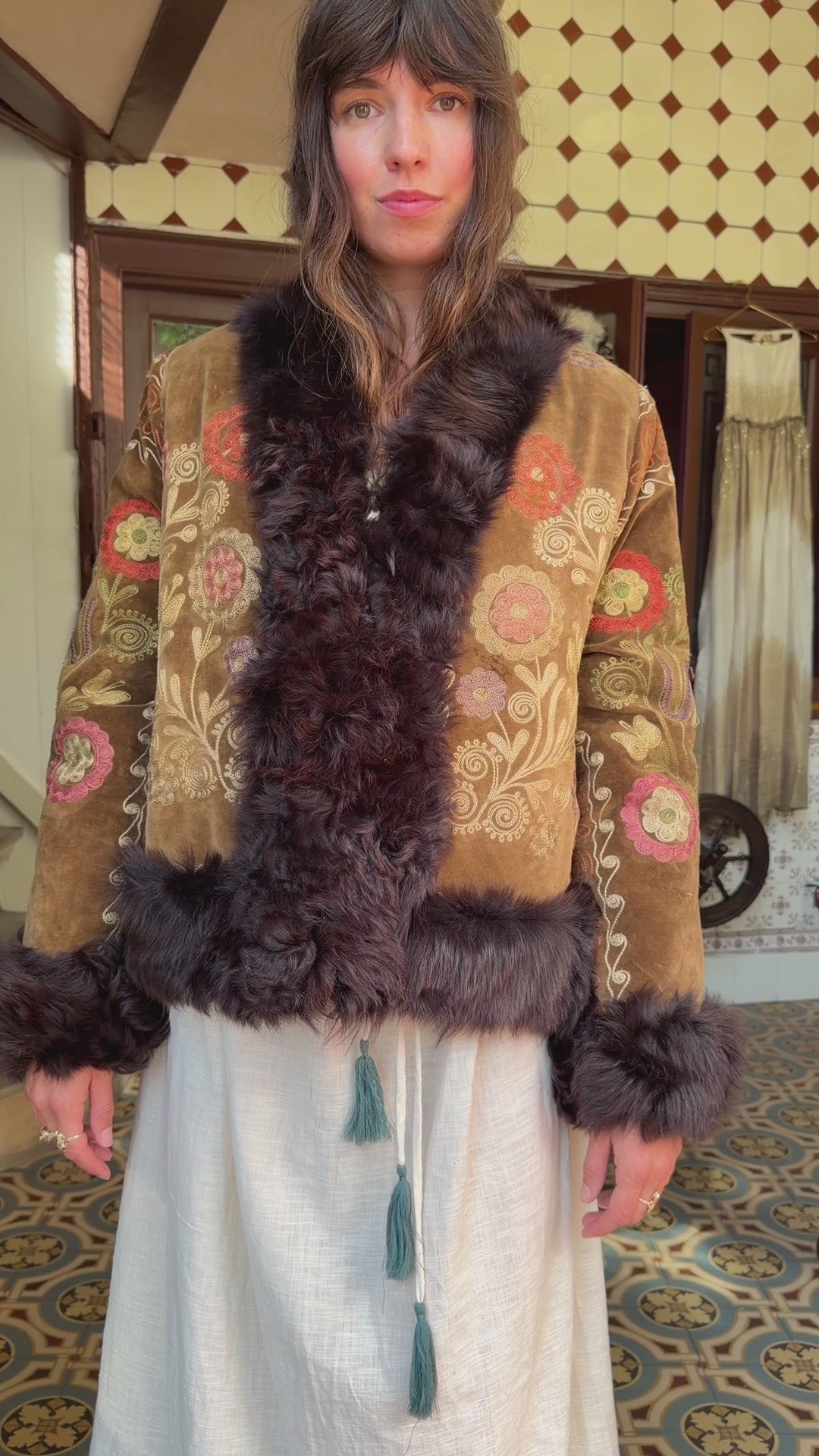 
                  
                    Load and play video in Gallery viewer, ZEBAY COAT | M
                  
                
