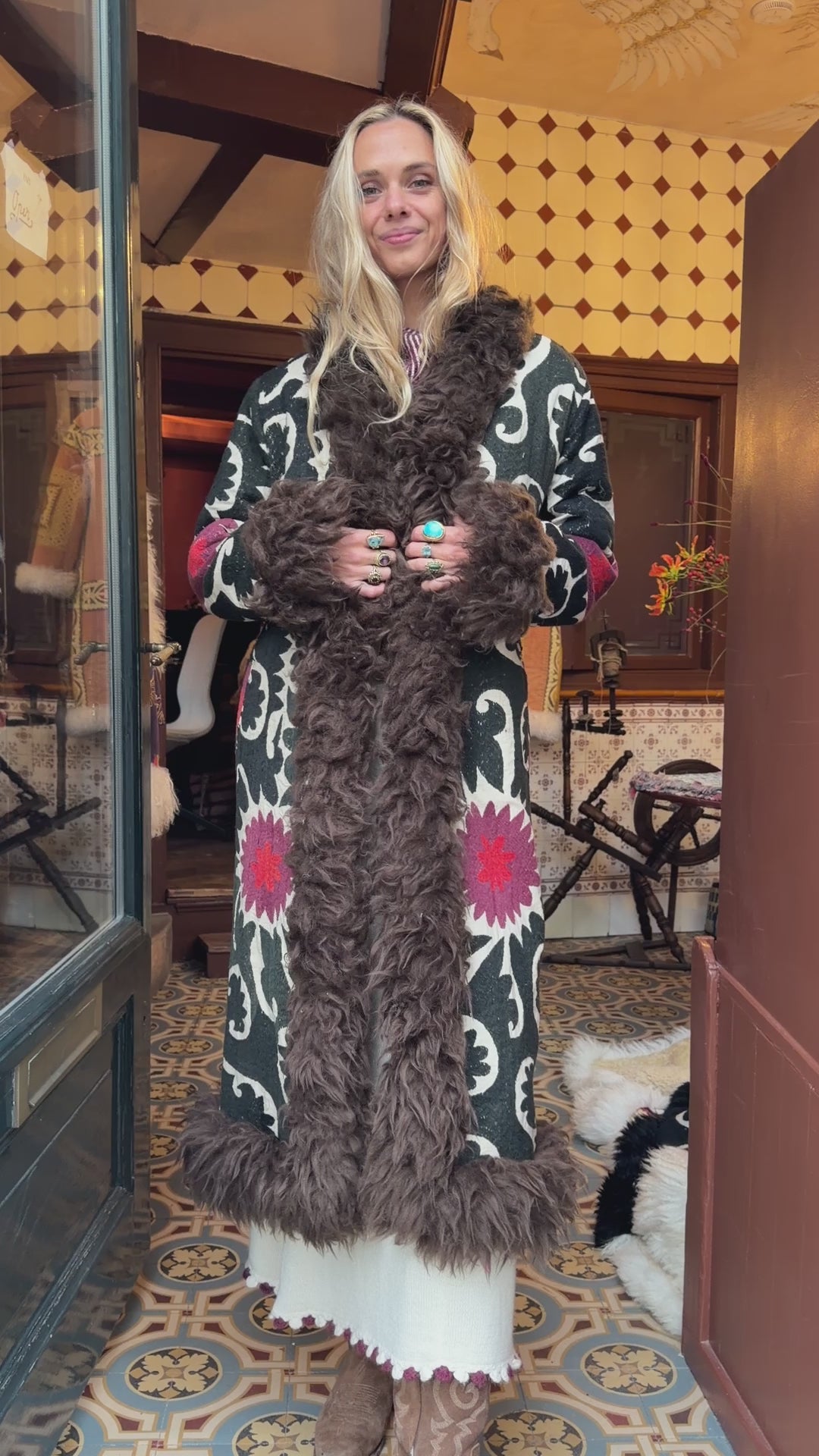 
                  
                    Load and play video in Gallery viewer, INDIRA COAT | M/L
                  
                