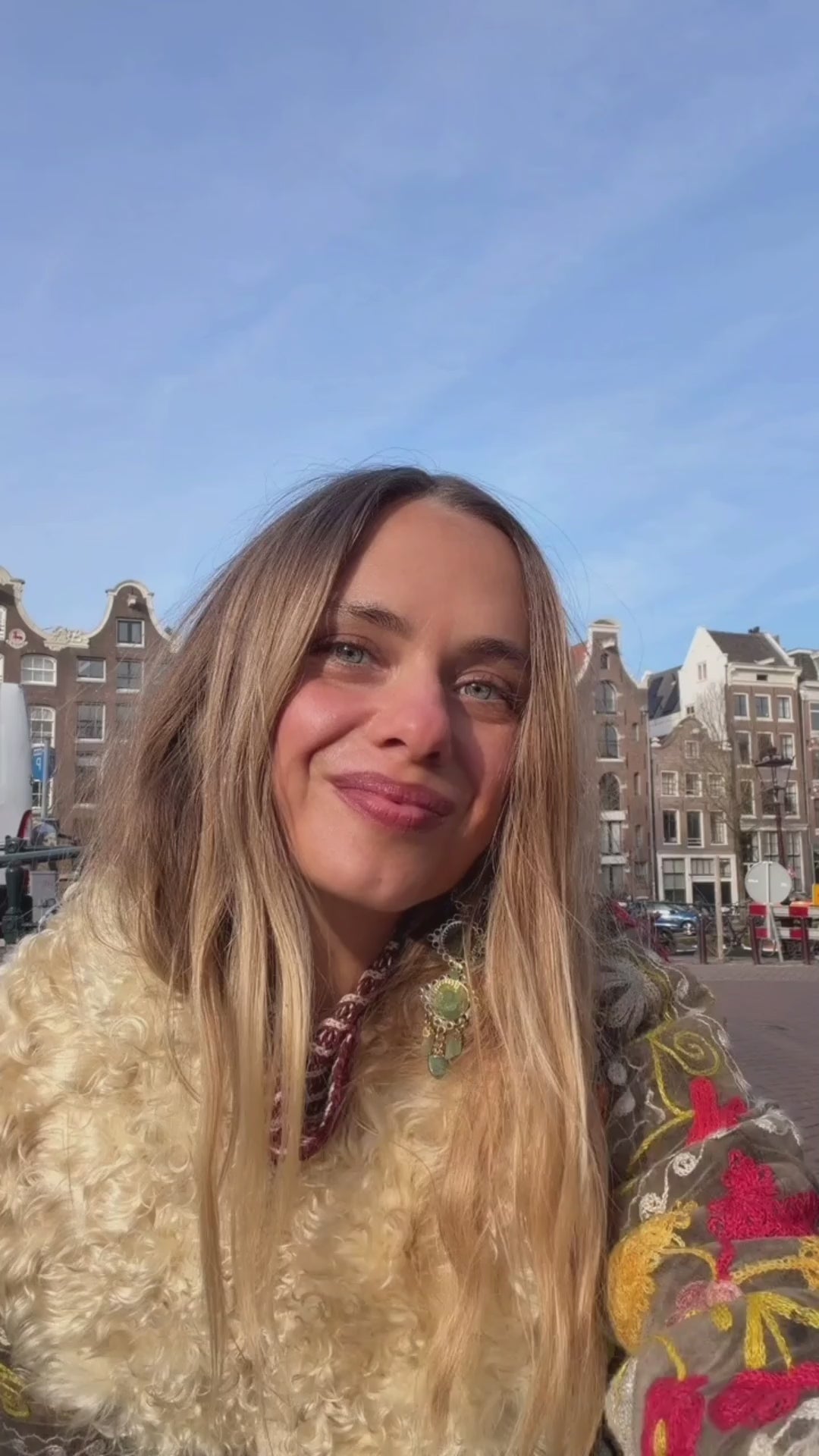 
                  
                    Load and play video in Gallery viewer, AISARA WRAP COAT | M
                  
                