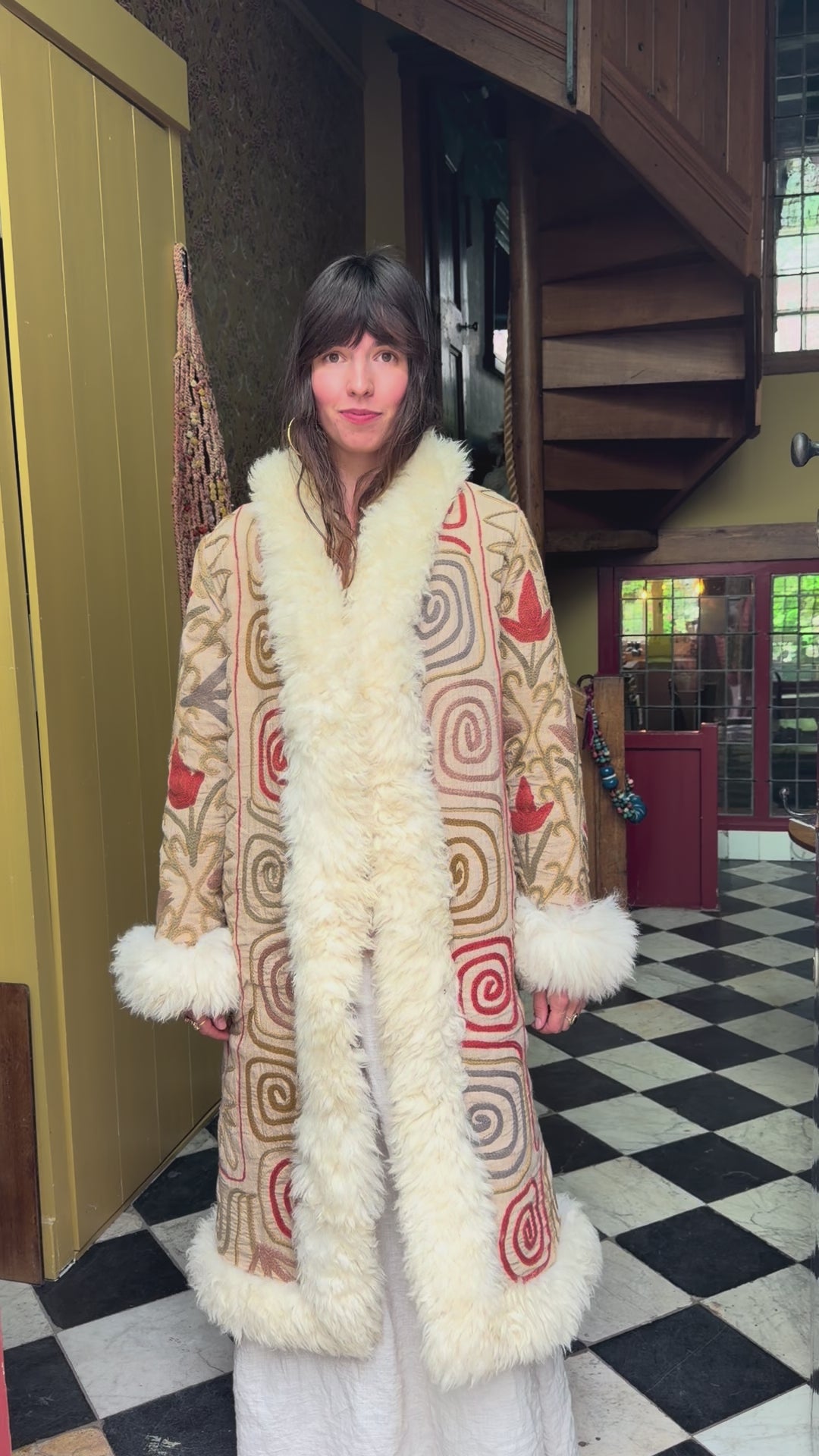 
                  
                    Load and play video in Gallery viewer, INDIRA COAT | M
                  
                