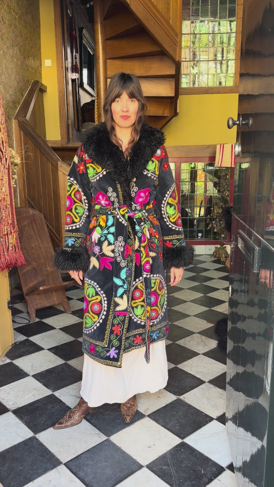 
                  
                    Load and play video in Gallery viewer, AISARA WRAP COAT | L
                  
                