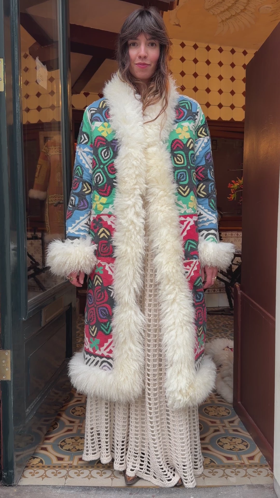 
                  
                    Load and play video in Gallery viewer, INDIRA COAT | M
                  
                