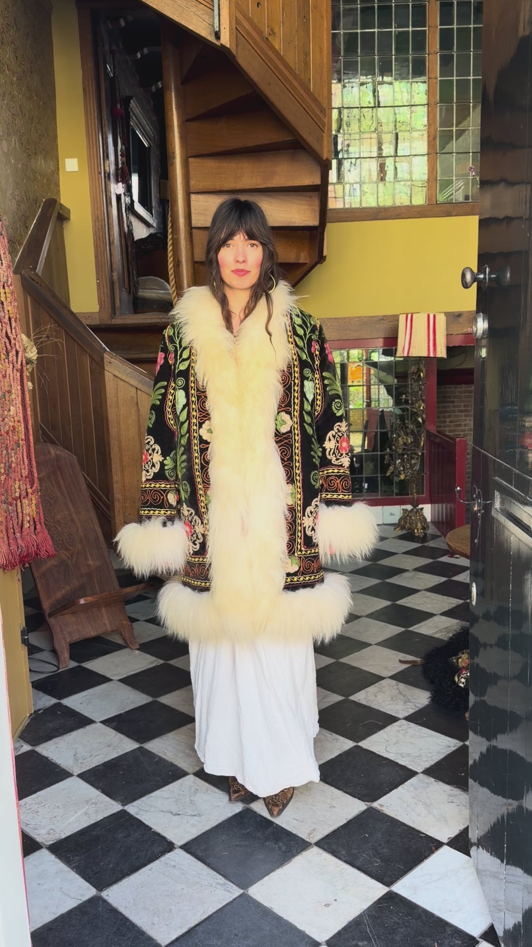 
                  
                    Load and play video in Gallery viewer, LINA COAT | M/L
                  
                