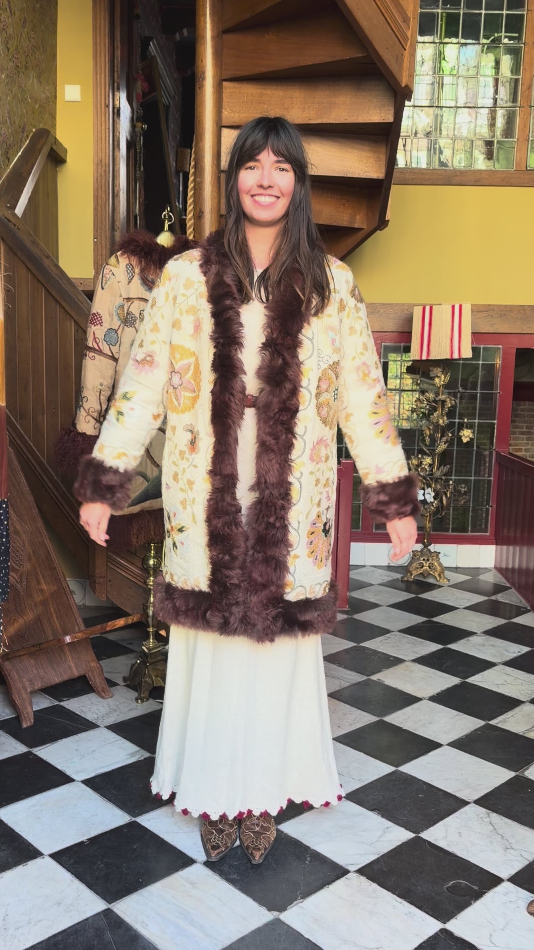 
                  
                    Load and play video in Gallery viewer, LINA COAT | M
                  
                