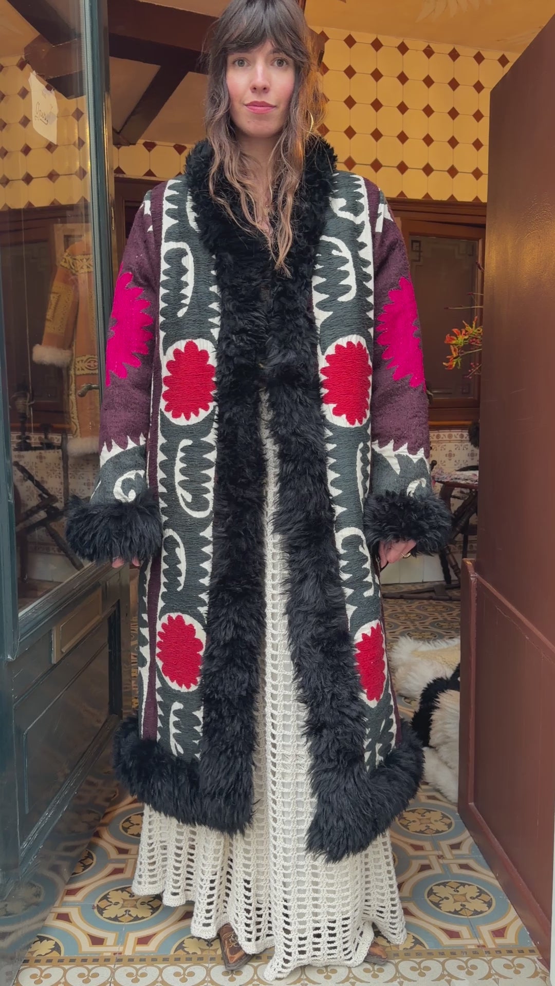 
                  
                    Load and play video in Gallery viewer, INDIRA COAT | M/L
                  
                