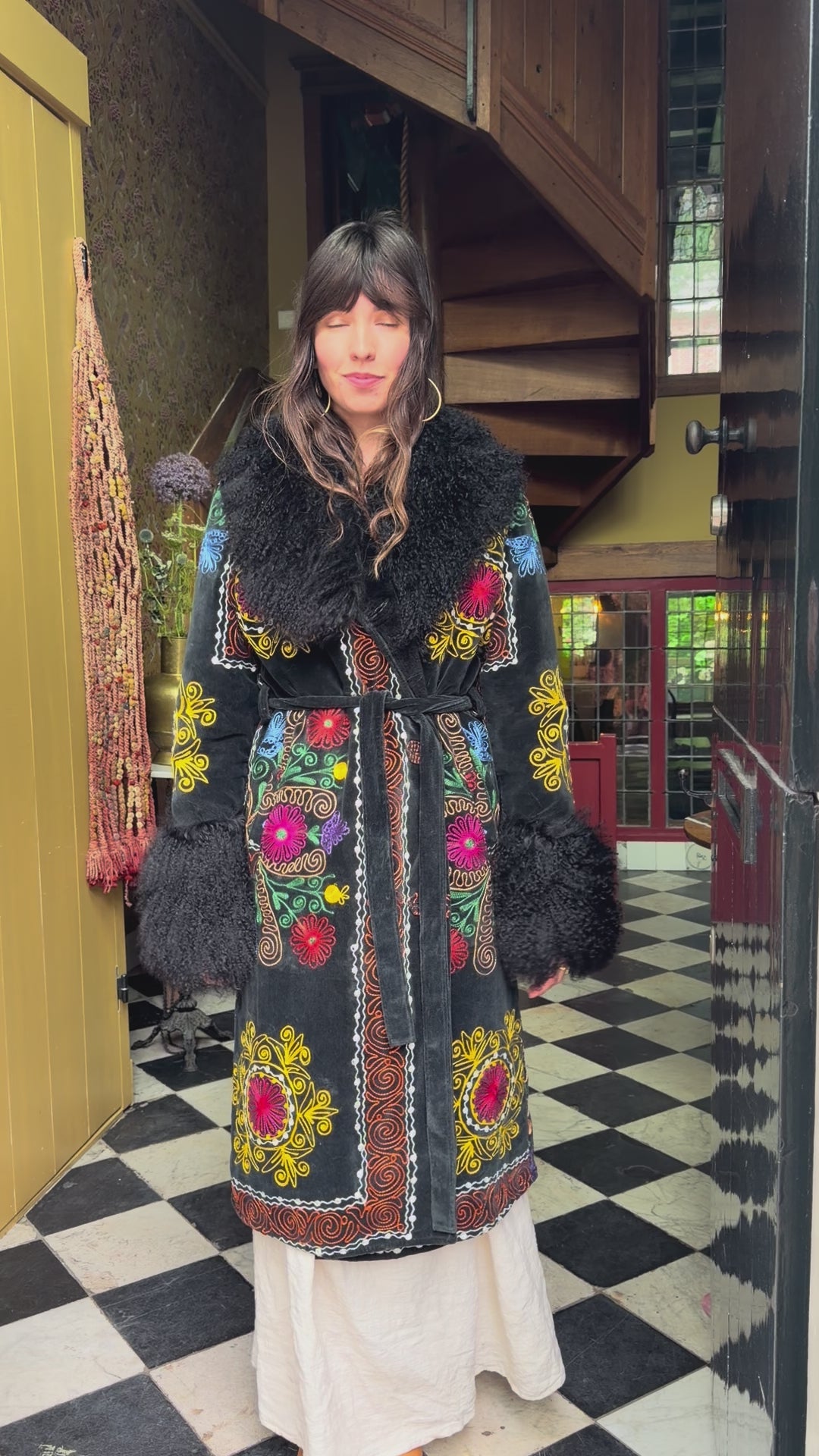 
                  
                    Load and play video in Gallery viewer, AISARA WRAP COAT | L
                  
                