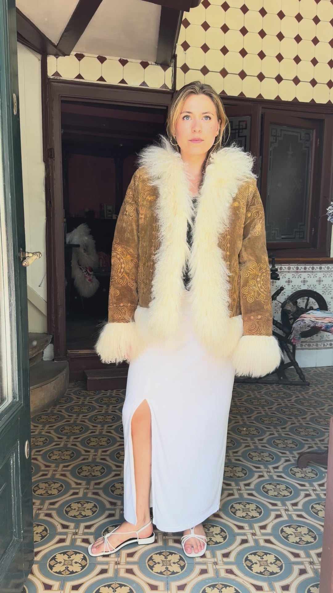 
                  
                    Load and play video in Gallery viewer, ZEBAY COAT | M
                  
                