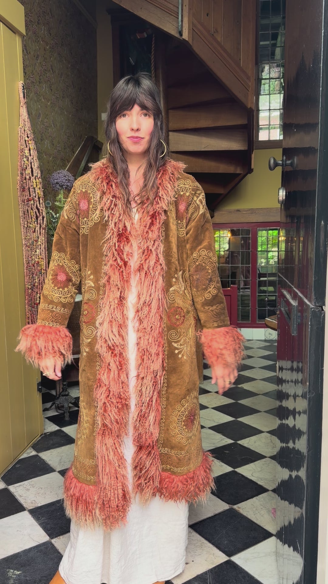 
                  
                    Load and play video in Gallery viewer, INDIRA COAT | L
                  
                
