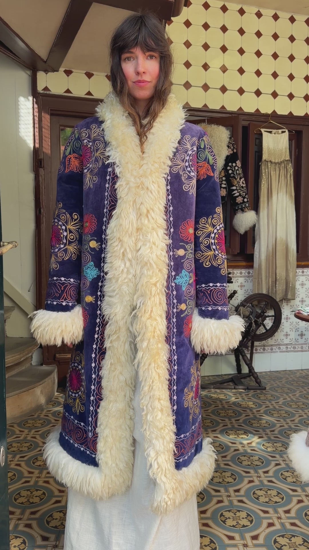 
                  
                    Load and play video in Gallery viewer, INDIRA COAT | L
                  
                