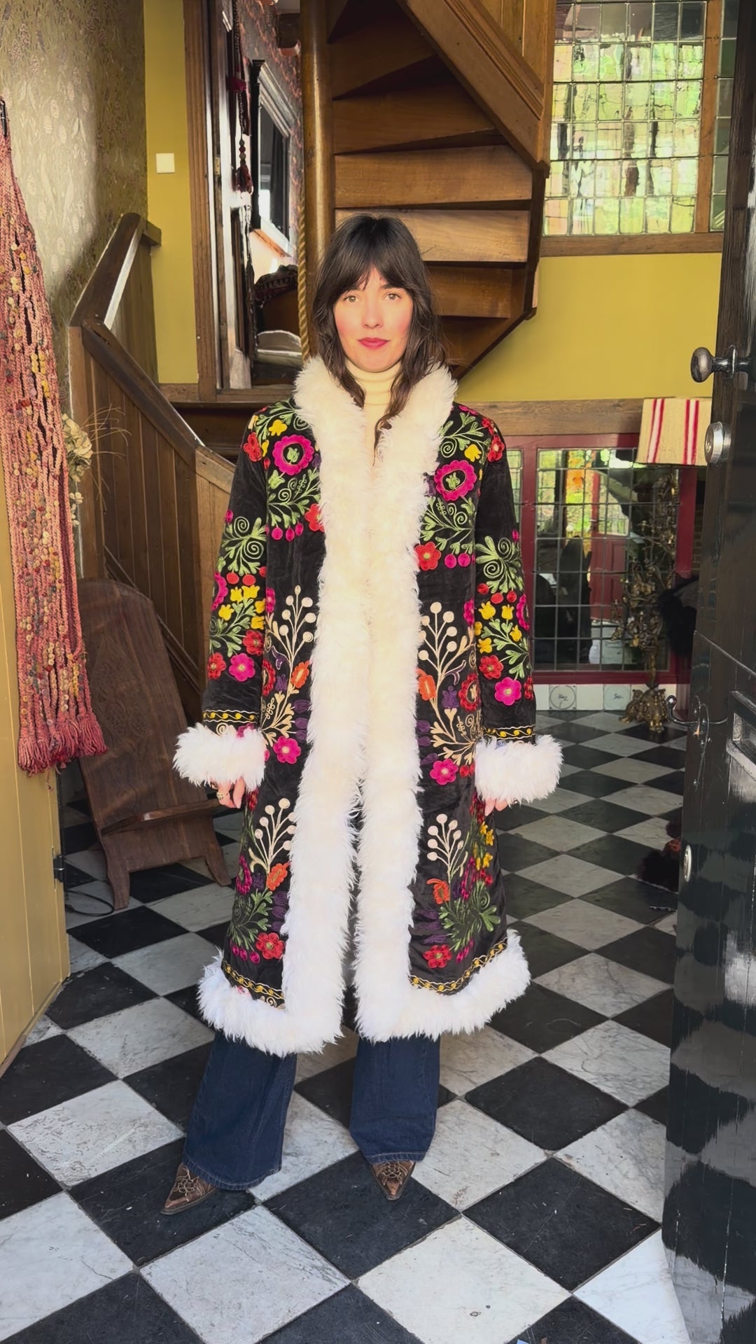 
                  
                    Load and play video in Gallery viewer, INDIRA COAT | M/L
                  
                